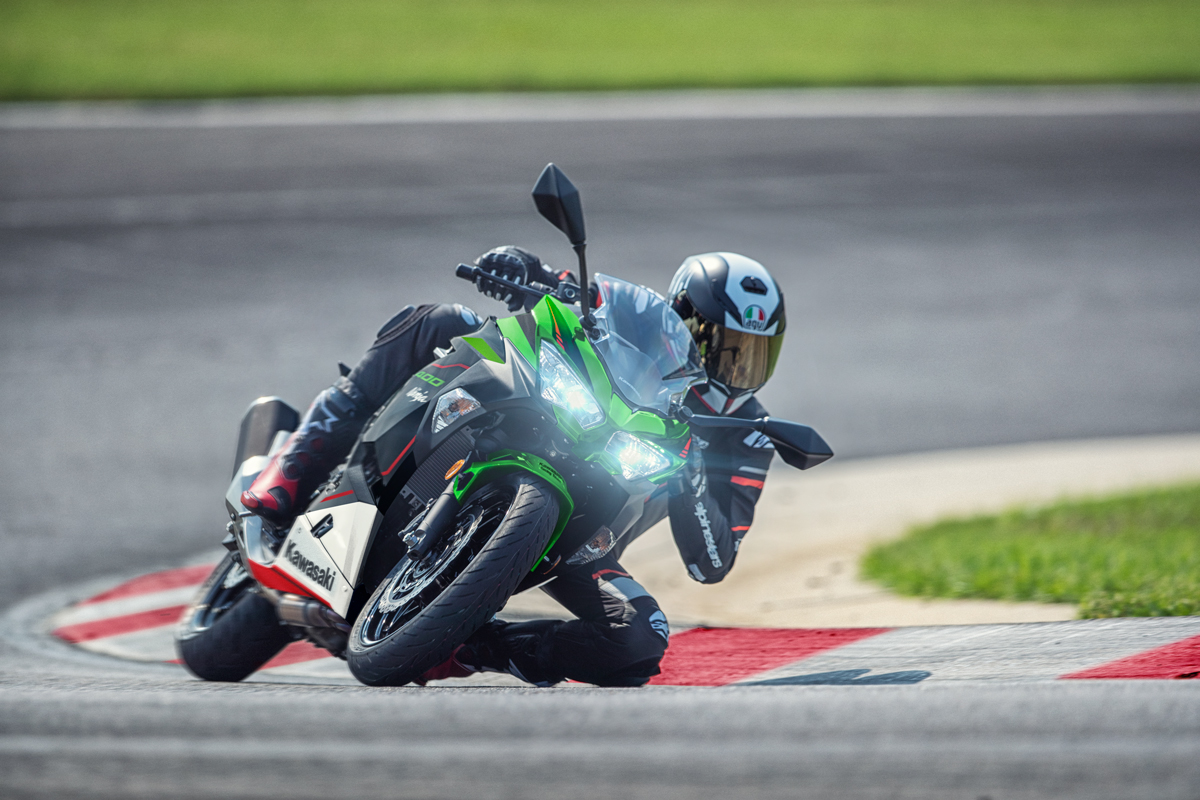 Kawasaki Ninja 400 ABS KRT EDITION 2023 Giá rẻ, Chính Hãng